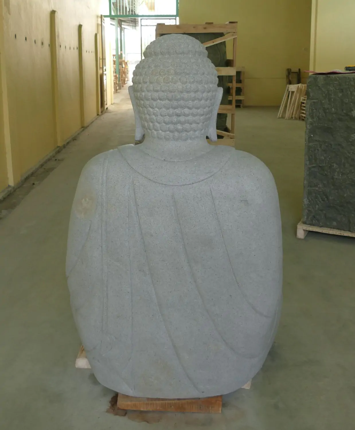  Product image 6 of the product “Seated Japanese Buddha made of Riverstone in Dhyana position - gesture of meditation, H. 123cm ”